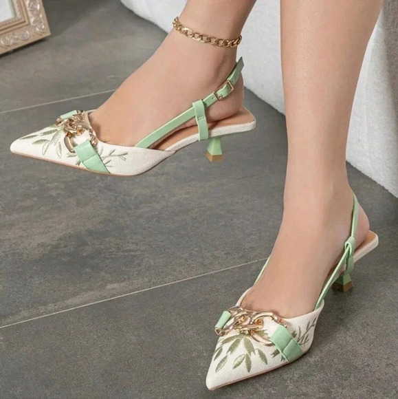 Fashion High Heel Shoes With Pointed Toe, Metal Buckle & Embroidered - Picture 5 of 6